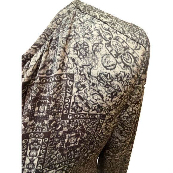 Rock & Republic Gray & Black Long Sleeve Geometric Design High/Low V-Neck Tunic/ - Picture 8 of 16